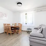 公寓 By The Sea Tkon, Pasman - 6262 *