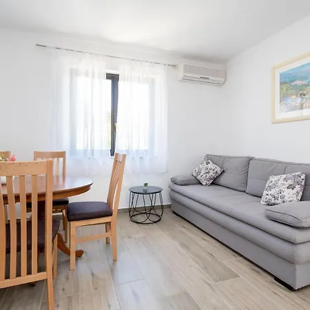 By The Sea Tkon, Pasman - 6262 * Tkon