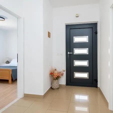 Apartment By The Sea Tkon, Pasman - 6262 Tkon