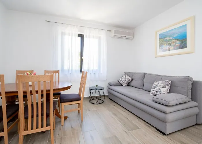 By The Sea Tkon, Pasman - 6262 * Tkon